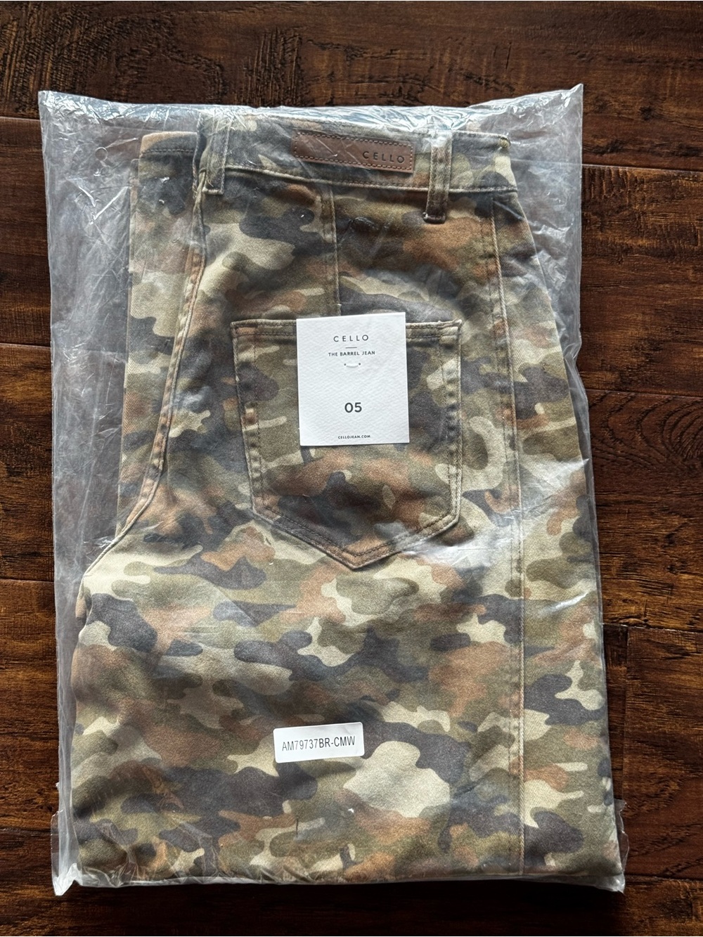 NWT Cello Camouflage Barrel Jeans Size 5